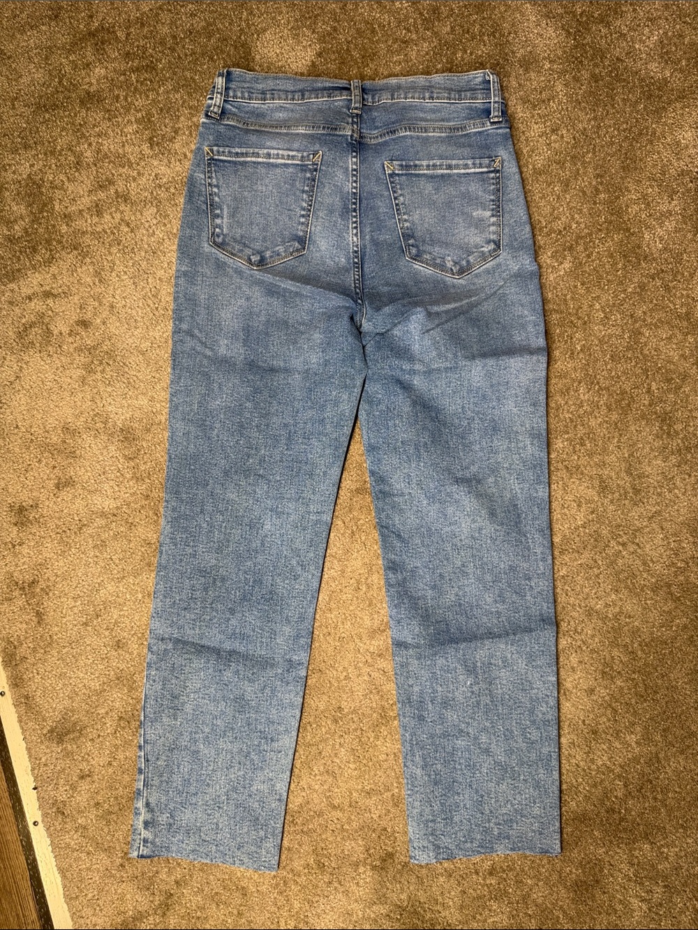 Classic High-Rise Light Blue Women’s Jeans - Picture 2 of 3